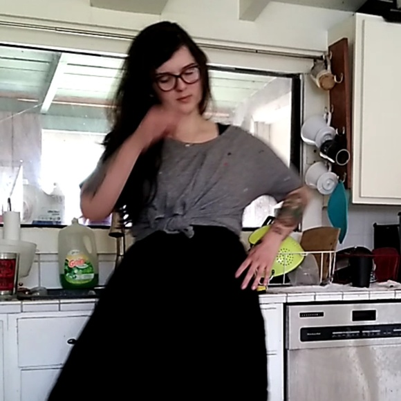 Meet your Posher, Alex - Picture 2 of 3